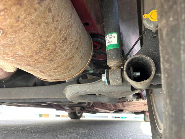 ノート ｅ－パワー　Ｘ　全周囲カメラ　衝突被害軽減システム　禁煙車　ドラレコ　コーナーセンサー　スマートキー　純正１５インチアルミ　車線逸脱警報　オートライト　オートエアコン　Ｂｌｕｅｔｏｏｔｈ　ＣＤ　ＤＶＤ再生　フルセグ（49枚目）