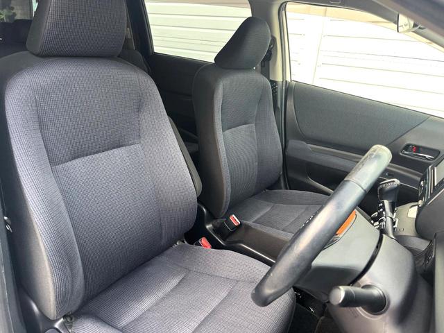 シエンタ Ｇ　両側電動ドア　純正ＳＤナビ　後席モニター　バックカメラ　衝突被害軽減システム　スマートキー　ビルトインＥＴＣ　オートエアコン　Ｂｌｕｅｔｏｏｔｈ　ＤＶＤ再生　フルセグ（7枚目）