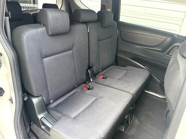 シエンタ Ｇ　両側電動ドア　純正ＳＤナビ　後席モニター　バックカメラ　衝突被害軽減システム　スマートキー　ビルトインＥＴＣ　オートエアコン　Ｂｌｕｅｔｏｏｔｈ　ＤＶＤ再生　フルセグ（8枚目）