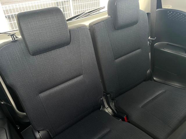 シエンタ Ｇ　両側電動ドア　純正ＳＤナビ　後席モニター　バックカメラ　衝突被害軽減システム　スマートキー　ビルトインＥＴＣ　オートエアコン　Ｂｌｕｅｔｏｏｔｈ　ＤＶＤ再生　フルセグ（9枚目）