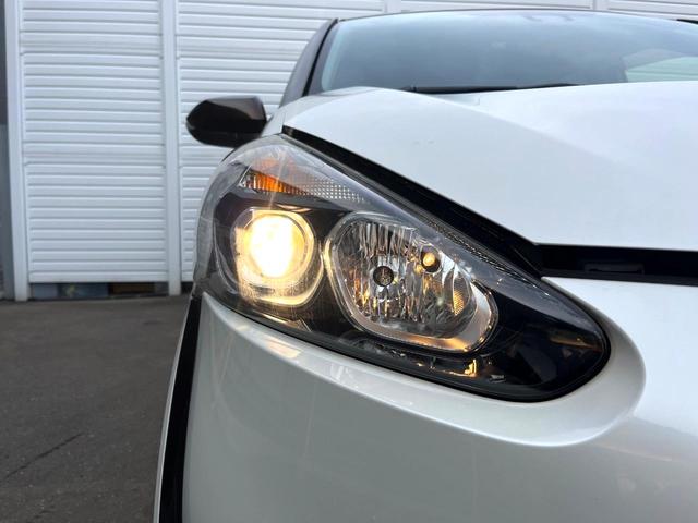 シエンタ Ｇ　両側電動ドア　純正ＳＤナビ　後席モニター　バックカメラ　衝突被害軽減システム　スマートキー　ビルトインＥＴＣ　オートエアコン　Ｂｌｕｅｔｏｏｔｈ　ＤＶＤ再生　フルセグ（12枚目）