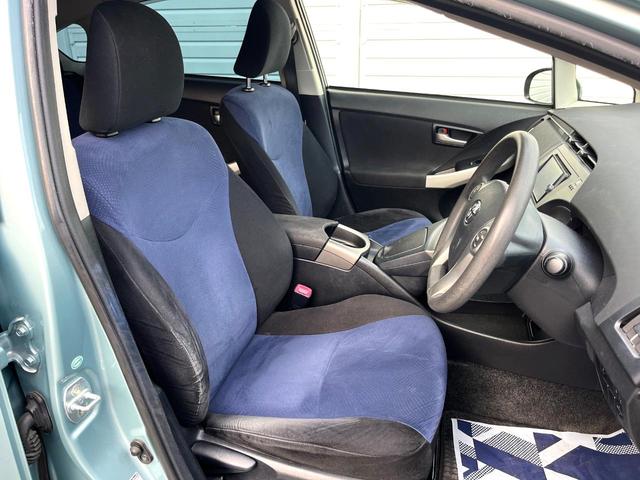 プリウス Ｓ　バックカメラ　スマートキー　ＨＩＤヘッド　ビルトインＥＴＣ　純正１５インチアルミ　オートライト　オートエアコン　Ｂｌｕｅｔｏｏｔｈ　ＣＤ　ＤＶＤ再生　フルセグ（8枚目）