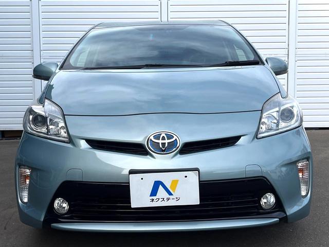 プリウス Ｓ　バックカメラ　スマートキー　ＨＩＤヘッド　ビルトインＥＴＣ　純正１５インチアルミ　オートライト　オートエアコン　Ｂｌｕｅｔｏｏｔｈ　ＣＤ　ＤＶＤ再生　フルセグ（14枚目）