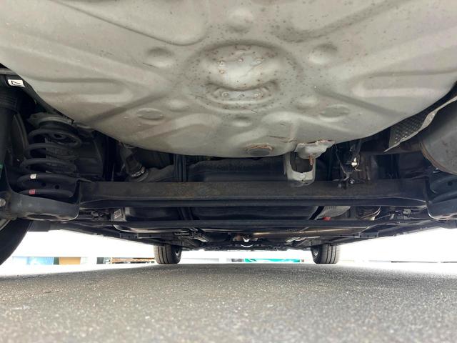 プリウス Ｓ　バックカメラ　スマートキー　ＨＩＤヘッド　ビルトインＥＴＣ　純正１５インチアルミ　オートライト　オートエアコン　Ｂｌｕｅｔｏｏｔｈ　ＣＤ　ＤＶＤ再生　フルセグ（19枚目）