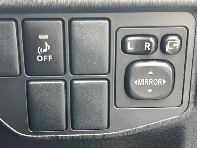 プリウス Ｓ　バックカメラ　スマートキー　ＨＩＤヘッド　ビルトインＥＴＣ　純正１５インチアルミ　オートライト　オートエアコン　Ｂｌｕｅｔｏｏｔｈ　ＣＤ　ＤＶＤ再生　フルセグ（29枚目）