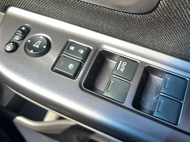 フリード Ｇ・ホンダセンシング　両側電動ドア　純正ＳＤナビ　バックカメラ　衝突被害軽減システム　レーダークルーズ　スマートキー　ＨＩＤヘッド　ナビ連動ＥＴＣ　車線逸脱警報　オートエアコン　Ｂｌｕｅｔｏｏｔｈ　ＣＤ　地デジ（35枚目）