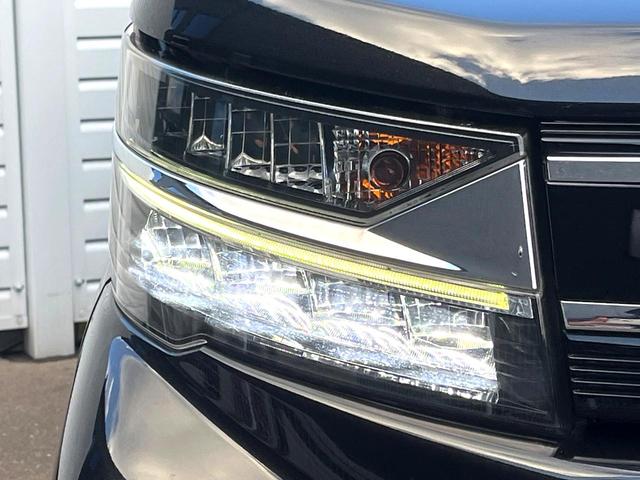 ムーヴ カスタム　Ｘリミテッド　ＳＡＩＩＩ　純正ＳＤナビ　全周囲カメラ　シートヒーター　コーナーセンサー　スマートキー　ＬＥＤヘッド　純正１５インチアルミ　オートハイビーム　オートライト　オートエアコン　Ｂｌｕｅｔｏｏｔｈ　ＤＶＤ再生（12枚目）