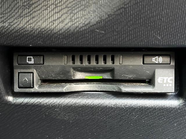 アクア Sスタイルブラック バックカメラ 衝突被害軽減システム スマートキー LEDヘッド HIDヘッド ビルトインETC オートハイビーム 車線逸脱警報 オートライト オートエアコン Bluetooth CD DVD再生(6枚目)