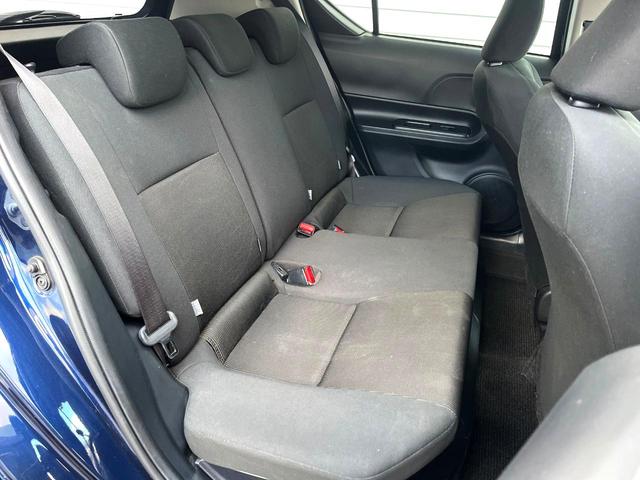 アクア Sスタイルブラック バックカメラ 衝突被害軽減システム スマートキー LEDヘッド HIDヘッド ビルトインETC オートハイビーム 車線逸脱警報 オートライト オートエアコン Bluetooth CD DVD再生(9枚目)