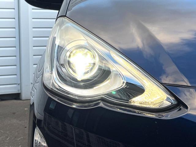 アクア Sスタイルブラック バックカメラ 衝突被害軽減システム スマートキー LEDヘッド HIDヘッド ビルトインETC オートハイビーム 車線逸脱警報 オートライト オートエアコン Bluetooth CD DVD再生(12枚目)