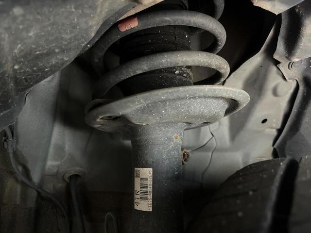 アクア Sスタイルブラック バックカメラ 衝突被害軽減システム スマートキー LEDヘッド HIDヘッド ビルトインETC オートハイビーム 車線逸脱警報 オートライト オートエアコン Bluetooth CD DVD再生(20枚目)