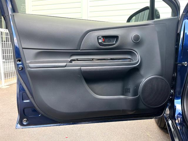 アクア Sスタイルブラック バックカメラ 衝突被害軽減システム スマートキー LEDヘッド HIDヘッド ビルトインETC オートハイビーム 車線逸脱警報 オートライト オートエアコン Bluetooth CD DVD再生(44枚目)