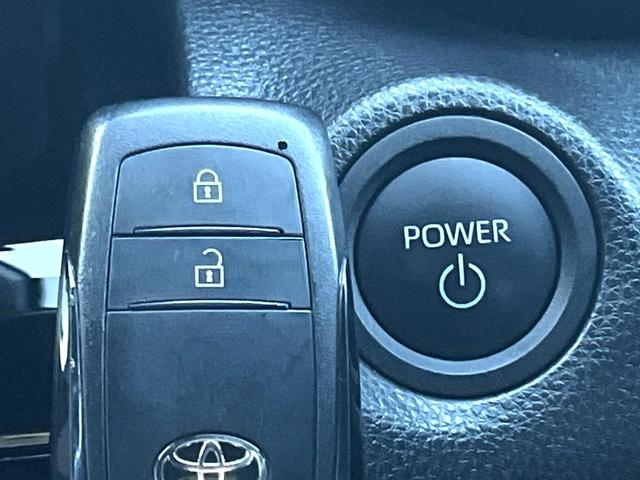 ヤリスクロス ハイブリッドＺ　全周囲カメラ　衝突被害軽減システム　レーダークルーズ　禁煙車　パワーシート　ドラレコ　スマートキー　ＬＥＤヘッド　ビルトインＥＴＣ　純正１８インチアルミ　オートハイビーム　車線逸脱警報　オートライト（6枚目）