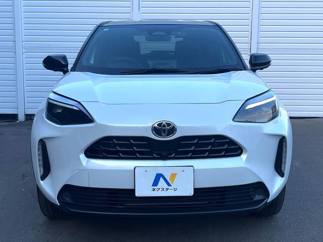 ヤリスクロス ハイブリッドＺ　全周囲カメラ　衝突被害軽減システム　レーダークルーズ　禁煙車　パワーシート　ドラレコ　スマートキー　ＬＥＤヘッド　ビルトインＥＴＣ　純正１８インチアルミ　オートハイビーム　車線逸脱警報　オートライト（14枚目）