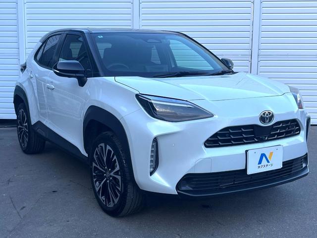 ヤリスクロス ハイブリッドＺ　全周囲カメラ　衝突被害軽減システム　レーダークルーズ　禁煙車　パワーシート　ドラレコ　スマートキー　ＬＥＤヘッド　ビルトインＥＴＣ　純正１８インチアルミ　オートハイビーム　車線逸脱警報　オートライト（16枚目）