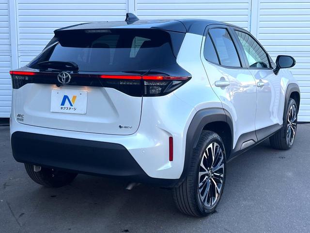 ヤリスクロス ハイブリッドＺ　全周囲カメラ　衝突被害軽減システム　レーダークルーズ　禁煙車　パワーシート　ドラレコ　スマートキー　ＬＥＤヘッド　ビルトインＥＴＣ　純正１８インチアルミ　オートハイビーム　車線逸脱警報　オートライト（17枚目）