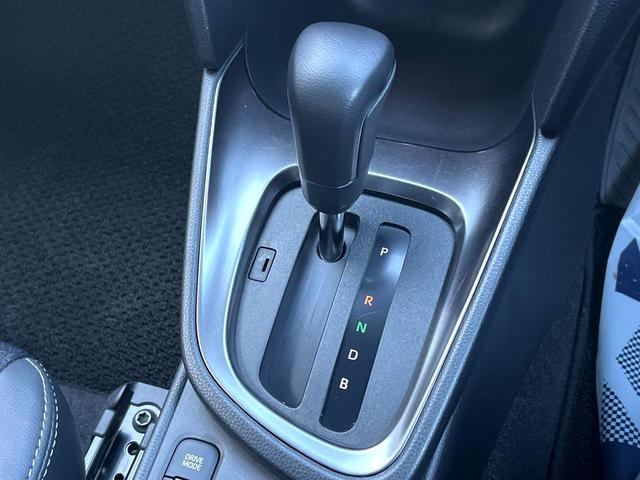 ヤリスクロス ハイブリッドＺ　全周囲カメラ　衝突被害軽減システム　レーダークルーズ　禁煙車　パワーシート　ドラレコ　スマートキー　ＬＥＤヘッド　ビルトインＥＴＣ　純正１８インチアルミ　オートハイビーム　車線逸脱警報　オートライト（26枚目）