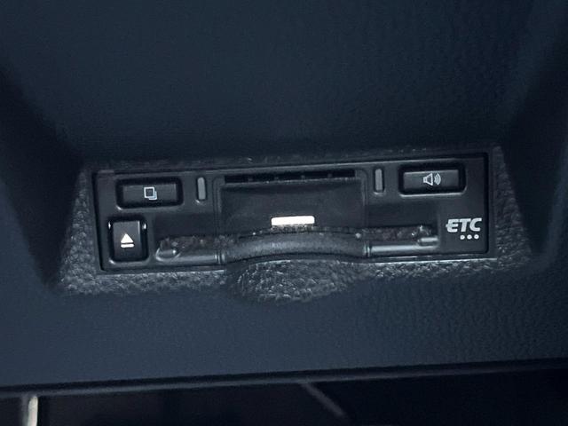 ヤリスクロス ハイブリッドＺ　全周囲カメラ　衝突被害軽減システム　レーダークルーズ　禁煙車　パワーシート　ドラレコ　スマートキー　ＬＥＤヘッド　ビルトインＥＴＣ　純正１８インチアルミ　オートハイビーム　車線逸脱警報　オートライト（33枚目）