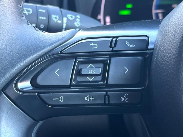 ヤリスクロス ハイブリッドＺ　全周囲カメラ　衝突被害軽減システム　レーダークルーズ　禁煙車　パワーシート　ドラレコ　スマートキー　ＬＥＤヘッド　ビルトインＥＴＣ　純正１８インチアルミ　オートハイビーム　車線逸脱警報　オートライト（39枚目）