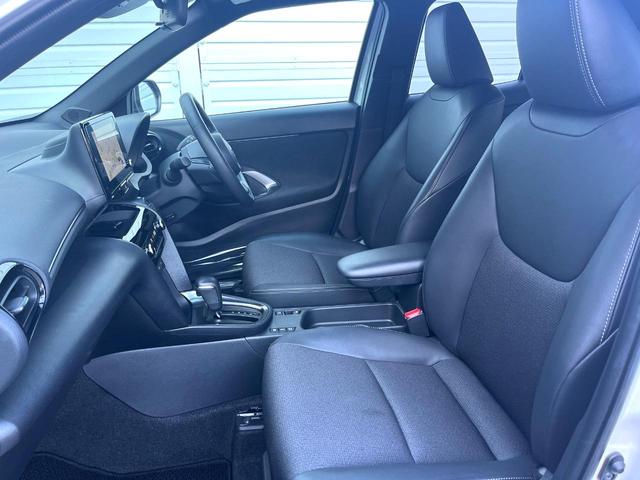 ヤリスクロス ハイブリッドＺ　全周囲カメラ　衝突被害軽減システム　レーダークルーズ　禁煙車　パワーシート　ドラレコ　スマートキー　ＬＥＤヘッド　ビルトインＥＴＣ　純正１８インチアルミ　オートハイビーム　車線逸脱警報　オートライト（44枚目）