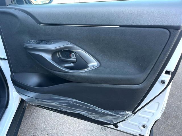 ヤリスクロス ハイブリッドＺ　全周囲カメラ　衝突被害軽減システム　レーダークルーズ　禁煙車　パワーシート　ドラレコ　スマートキー　ＬＥＤヘッド　ビルトインＥＴＣ　純正１８インチアルミ　オートハイビーム　車線逸脱警報　オートライト（53枚目）