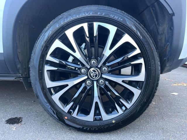 ヤリスクロス ハイブリッドＺ　全周囲カメラ　衝突被害軽減システム　レーダークルーズ　禁煙車　パワーシート　ドラレコ　スマートキー　ＬＥＤヘッド　ビルトインＥＴＣ　純正１８インチアルミ　オートハイビーム　車線逸脱警報　オートライト（58枚目）