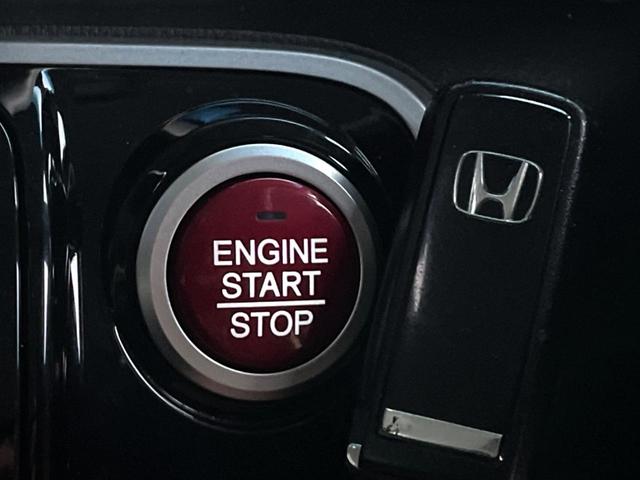 �y�g���������X�}�[�g�L�[�z�J�o����|�P�b�g�ɓ��ꂽ�܂܂ł��h�A�̎{���E�������\�ȃX�}�[�g�L�[�𑕔��B�G���W���̃I���E�I�t�����J�M�����o���K�v����������Ƃ��Ă��֗��ł���