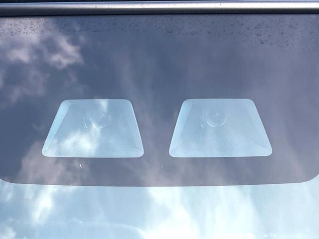 �y�X�}�[�g�A�V�X�g�z���s���ɑO���̎ԗ�����F�����A�Փ˂������Ȏ��͌x��ƃu���[�L�ŏՓˉ���Ɣ�Q�y�����A�V�X�g�B�����S�Ƀh���C�u�����y���݂��������܂��B