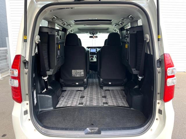 ノア Ｓｉ　サンルーフ　電動スライドドア　ＳＤナビ　バックカメラ　スマートキー　ＨＩＤヘッド　ビルトインＥＴＣ　パドルシフト　純正１６インチアルミ　オートライト　オートエアコン　Ｂｌｕｅｔｏｏｔｈ（11枚目）