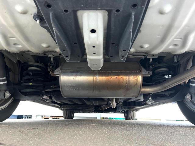 ノア Ｓｉ　サンルーフ　電動スライドドア　ＳＤナビ　バックカメラ　スマートキー　ＨＩＤヘッド　ビルトインＥＴＣ　パドルシフト　純正１６インチアルミ　オートライト　オートエアコン　Ｂｌｕｅｔｏｏｔｈ（19枚目）