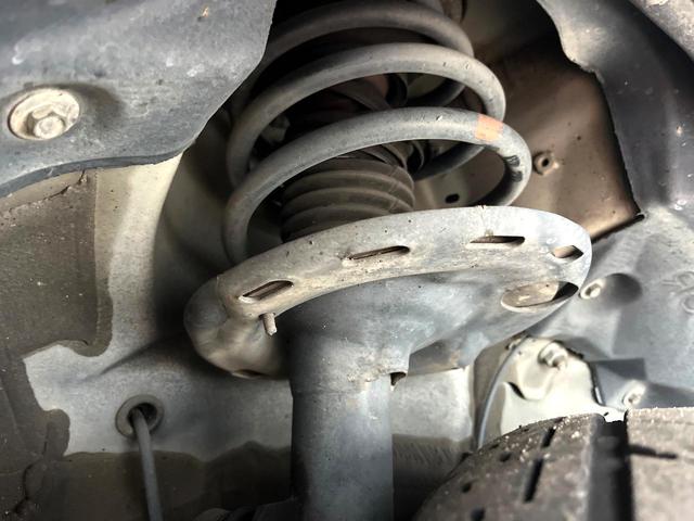 ノア Ｓｉ　サンルーフ　電動スライドドア　ＳＤナビ　バックカメラ　スマートキー　ＨＩＤヘッド　ビルトインＥＴＣ　パドルシフト　純正１６インチアルミ　オートライト　オートエアコン　Ｂｌｕｅｔｏｏｔｈ（20枚目）