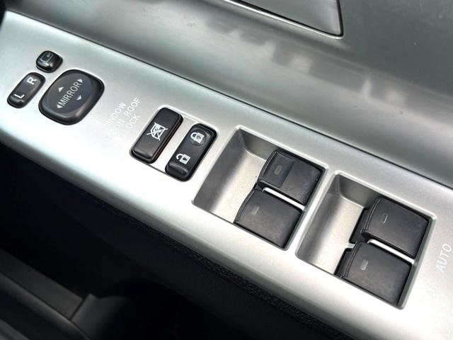 ノア Ｓｉ　サンルーフ　電動スライドドア　ＳＤナビ　バックカメラ　スマートキー　ＨＩＤヘッド　ビルトインＥＴＣ　パドルシフト　純正１６インチアルミ　オートライト　オートエアコン　Ｂｌｕｅｔｏｏｔｈ（30枚目）