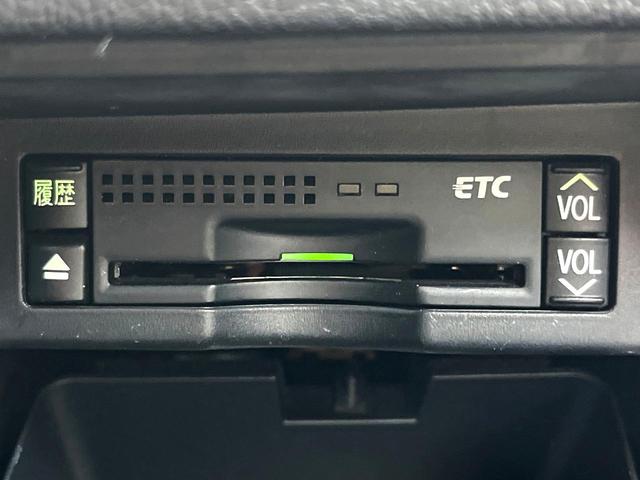 ノア Ｓｉ　サンルーフ　電動スライドドア　ＳＤナビ　バックカメラ　スマートキー　ＨＩＤヘッド　ビルトインＥＴＣ　パドルシフト　純正１６インチアルミ　オートライト　オートエアコン　Ｂｌｕｅｔｏｏｔｈ（31枚目）