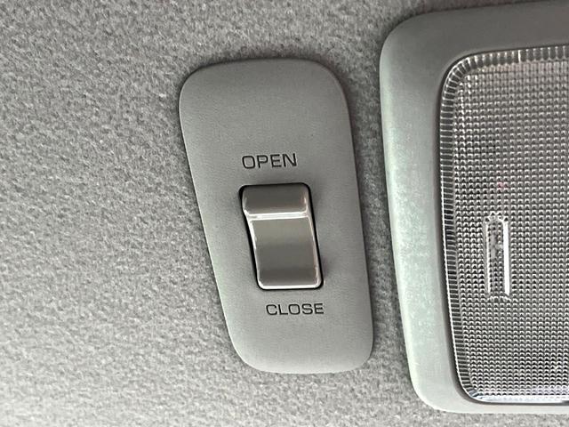 ノア Ｓｉ　サンルーフ　電動スライドドア　ＳＤナビ　バックカメラ　スマートキー　ＨＩＤヘッド　ビルトインＥＴＣ　パドルシフト　純正１６インチアルミ　オートライト　オートエアコン　Ｂｌｕｅｔｏｏｔｈ（44枚目）