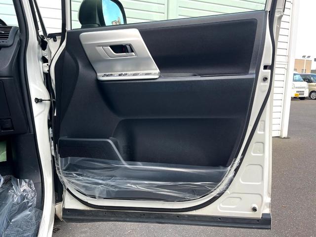 ノア Ｓｉ　サンルーフ　電動スライドドア　ＳＤナビ　バックカメラ　スマートキー　ＨＩＤヘッド　ビルトインＥＴＣ　パドルシフト　純正１６インチアルミ　オートライト　オートエアコン　Ｂｌｕｅｔｏｏｔｈ（46枚目）