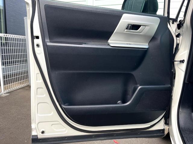 ノア Ｓｉ　サンルーフ　電動スライドドア　ＳＤナビ　バックカメラ　スマートキー　ＨＩＤヘッド　ビルトインＥＴＣ　パドルシフト　純正１６インチアルミ　オートライト　オートエアコン　Ｂｌｕｅｔｏｏｔｈ（47枚目）