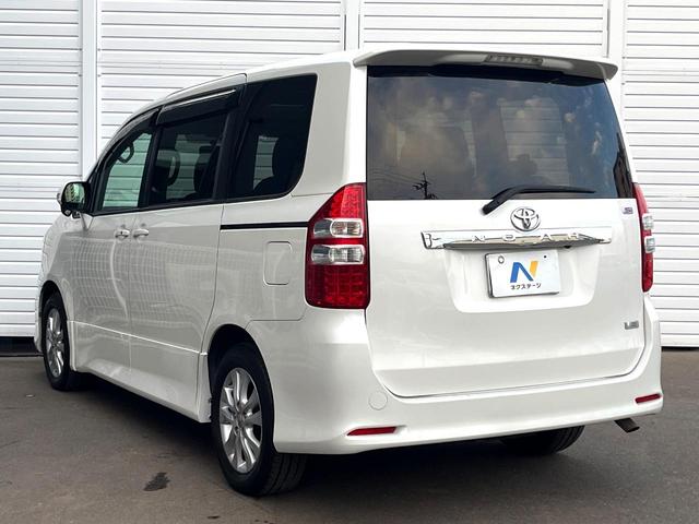 ノア Ｓｉ　サンルーフ　電動スライドドア　ＳＤナビ　バックカメラ　スマートキー　ＨＩＤヘッド　ビルトインＥＴＣ　パドルシフト　純正１６インチアルミ　オートライト　オートエアコン　Ｂｌｕｅｔｏｏｔｈ（52枚目）