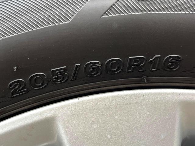 ノア Ｓｉ　サンルーフ　電動スライドドア　ＳＤナビ　バックカメラ　スマートキー　ＨＩＤヘッド　ビルトインＥＴＣ　パドルシフト　純正１６インチアルミ　オートライト　オートエアコン　Ｂｌｕｅｔｏｏｔｈ（60枚目）