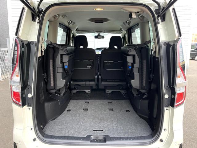 セレナ ｅ－パワー　ハイウェイスターＶ　両側電動ドア　全周囲カメラ　レーダークルーズ　禁煙車　ドラレコ　スマートキー　ＬＥＤヘッド　ビルトインＥＴＣ　純正１６インチアルミ　オートライト　オートエアコン　リアエアコン　Ｂｌｕｅｔｏｏｔｈ（10枚目）