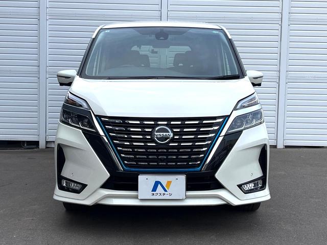 セレナ ｅ－パワー　ハイウェイスターＶ　両側電動ドア　全周囲カメラ　レーダークルーズ　禁煙車　ドラレコ　スマートキー　ＬＥＤヘッド　ビルトインＥＴＣ　純正１６インチアルミ　オートライト　オートエアコン　リアエアコン　Ｂｌｕｅｔｏｏｔｈ（14枚目）