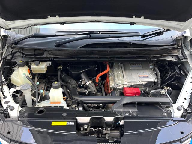 セレナ ｅ－パワー　ハイウェイスターＶ　両側電動ドア　全周囲カメラ　レーダークルーズ　禁煙車　ドラレコ　スマートキー　ＬＥＤヘッド　ビルトインＥＴＣ　純正１６インチアルミ　オートライト　オートエアコン　リアエアコン　Ｂｌｕｅｔｏｏｔｈ（18枚目）