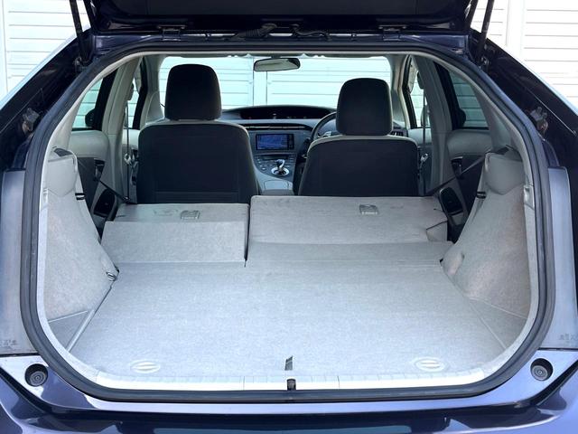 プリウス Ｓ　ＬＥＤエディション　純正ナビ　バックカメラ　ＬＥＤヘッドライト　ビルトインＥＴＣ　純正１５インチアルミ　オートライト　オートエアコン　ＣＤ　地デジ　Ｂｌｕｅｔｏｏｔｈ再生　スマートキー（11枚目）