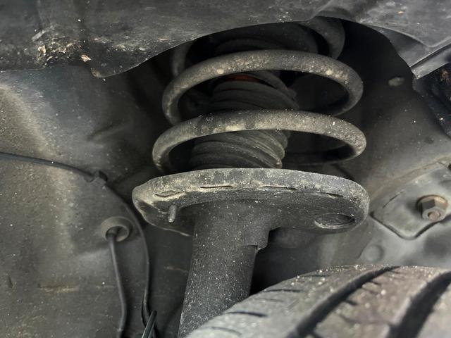 プリウス Ｓ　ＬＥＤエディション　純正ナビ　バックカメラ　ＬＥＤヘッドライト　ビルトインＥＴＣ　純正１５インチアルミ　オートライト　オートエアコン　ＣＤ　地デジ　Ｂｌｕｅｔｏｏｔｈ再生　スマートキー（20枚目）