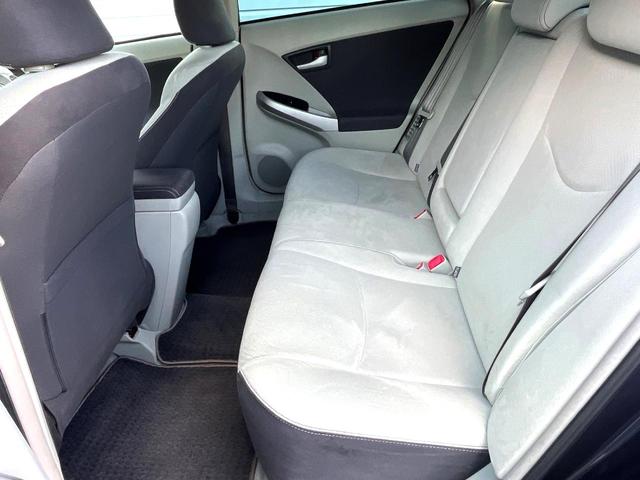 プリウス Ｓ　ＬＥＤエディション　純正ナビ　バックカメラ　ＬＥＤヘッドライト　ビルトインＥＴＣ　純正１５インチアルミ　オートライト　オートエアコン　ＣＤ　地デジ　Ｂｌｕｅｔｏｏｔｈ再生　スマートキー（32枚目）