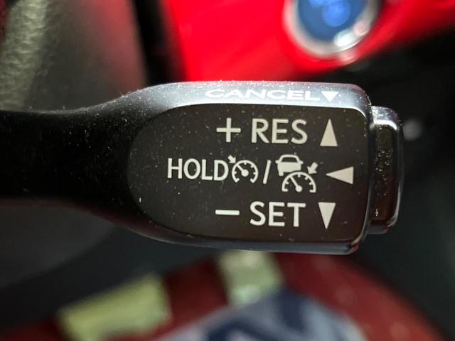 プリウス Ｓ　モデリスタエアロ　純正ナビ　レーダークルーズ　ドラレコ　コーナーセンサー　スマートキー　ＬＥＤヘッドライト　ＥＴＣ　オートライト　純正１７インチＡＷ　Ｂｌｕｅｔｏｏｔｈ再生　ＣＤ／ＤＶＤ再生　フルセグ（5枚目）