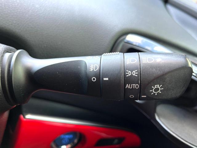 プリウス Ｓ　モデリスタエアロ　純正ナビ　レーダークルーズ　ドラレコ　コーナーセンサー　スマートキー　ＬＥＤヘッドライト　ＥＴＣ　オートライト　純正１７インチＡＷ　Ｂｌｕｅｔｏｏｔｈ再生　ＣＤ／ＤＶＤ再生　フルセグ（25枚目）