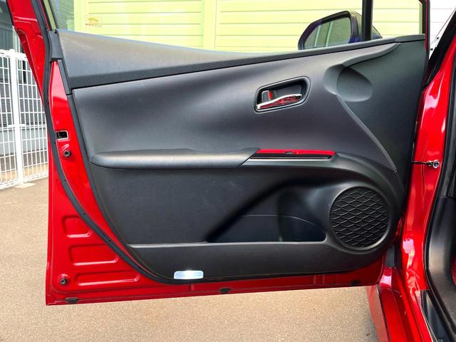 プリウス Ｓ　モデリスタエアロ　純正ナビ　レーダークルーズ　ドラレコ　コーナーセンサー　スマートキー　ＬＥＤヘッドライト　ＥＴＣ　オートライト　純正１７インチＡＷ　Ｂｌｕｅｔｏｏｔｈ再生　ＣＤ／ＤＶＤ再生　フルセグ（44枚目）