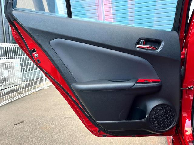 プリウス Ｓ　モデリスタエアロ　純正ナビ　レーダークルーズ　ドラレコ　コーナーセンサー　スマートキー　ＬＥＤヘッドライト　ＥＴＣ　オートライト　純正１７インチＡＷ　Ｂｌｕｅｔｏｏｔｈ再生　ＣＤ／ＤＶＤ再生　フルセグ（46枚目）