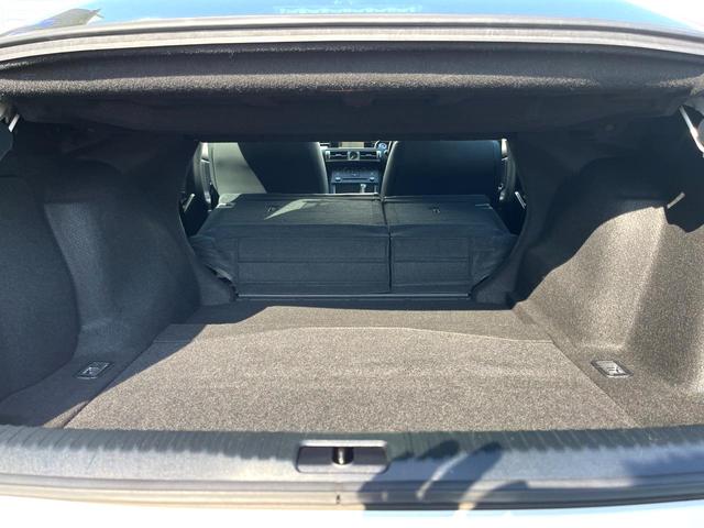 ＩＳ ＩＳ３００ｈ　バージョンＬ　純正ナビ　バックカメラ　サンルーフ　衝突被害軽減システム　レーダークルーズ　レザーシート　前席シートエアコン　パワーシート　コーナーセンサー　スマートキー　ＬＥＤヘッド　ＥＴＣ　純正１７インチアルミ（11枚目）