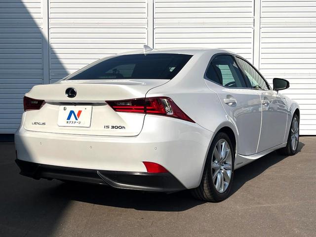 ＩＳ ＩＳ３００ｈ　バージョンＬ　純正ナビ　バックカメラ　サンルーフ　衝突被害軽減システム　レーダークルーズ　レザーシート　前席シートエアコン　パワーシート　コーナーセンサー　スマートキー　ＬＥＤヘッド　ＥＴＣ　純正１７インチアルミ（17枚目）